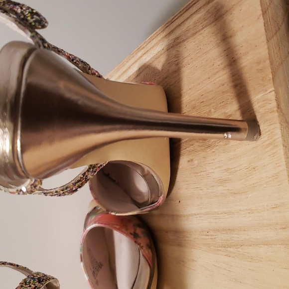 Steve Madden Floral Dress Pumps - Picture 5 of 8